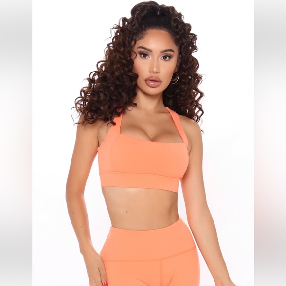 2 Piece Sport Bra and Leggings Set - Picture 2 of 5